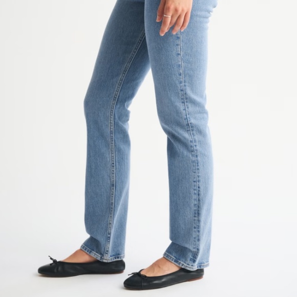 Abercrombie Curve Love Ultra High Rise 90s Straight Jean (Size 25) - Picture 2 of 10